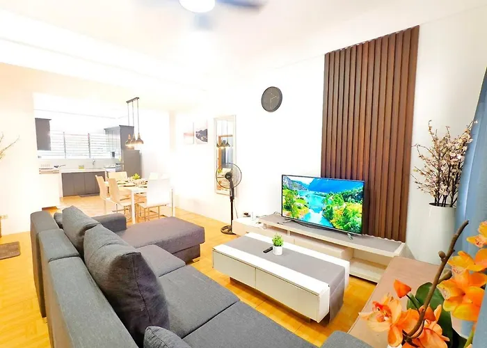 U12san Miguel Townhouse 4 Bedroom Near It Park Free Parking 2 Cars Apartment *