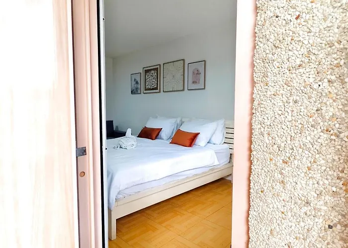 U12san Miguel Townhouse 4 Bedroom Near It Park Free Parking 2 Cars Apartment *
