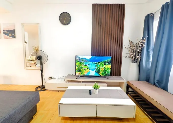 U12san Miguel Townhouse 4 Bedroom Near It Park Free Parking 2 Cars * Cebu