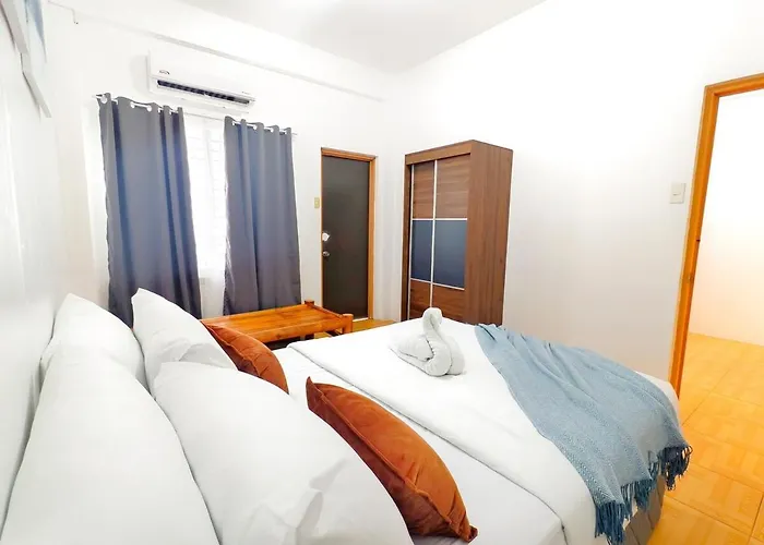 U12san Miguel Townhouse 4 Bedroom Near It Park Free Parking 2 Cars Apartment *