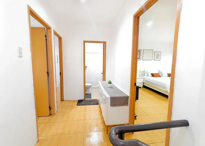 U12san Miguel Townhouse 4 Bedroom Near It Park Free Parking 2 Cars Apartment