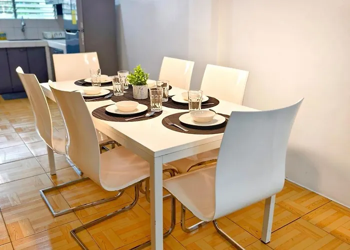 U12san Miguel Townhouse 4 Bedroom Near It Park Free Parking 2 Cars * Cebu