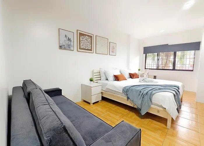 U12san Miguel Townhouse 4 Bedroom Near It Park Free Parking 2 Cars Apartment Cebu