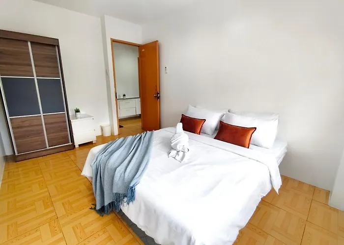 U12san Miguel Townhouse 4 Bedroom Near It Park Free Parking 2 Cars