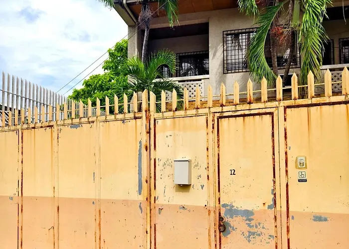 U12san Miguel Townhouse 4 Bedroom Near It Park Free Parking 2 Cars Apartment Cebu
