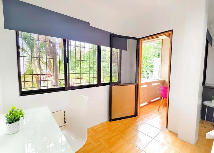U12san Miguel Townhouse 4 Bedroom Near It Park Free Parking 2 Cars * Cebu