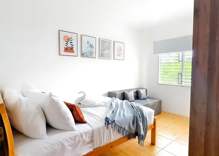 U12san Miguel Townhouse 4 Bedroom Near It Park Free Parking 2 Cars
