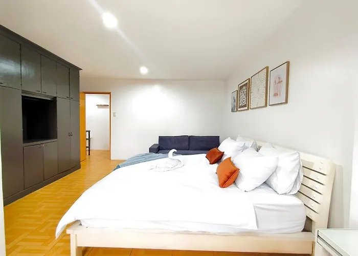 Apartment U12san Miguel Townhouse 4 Bedroom Near It Park Free Parking 2 Cars Cebu