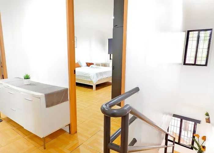 U12san Miguel Townhouse 4 Bedroom Near It Park Free Parking 2 Cars Apartment *