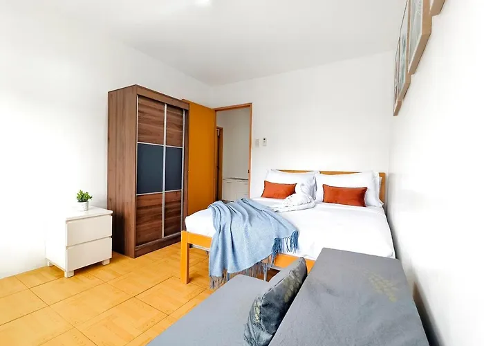 U12san Miguel Townhouse 4 Bedroom Near It Park Free Parking 2 Cars Apartment Cebu