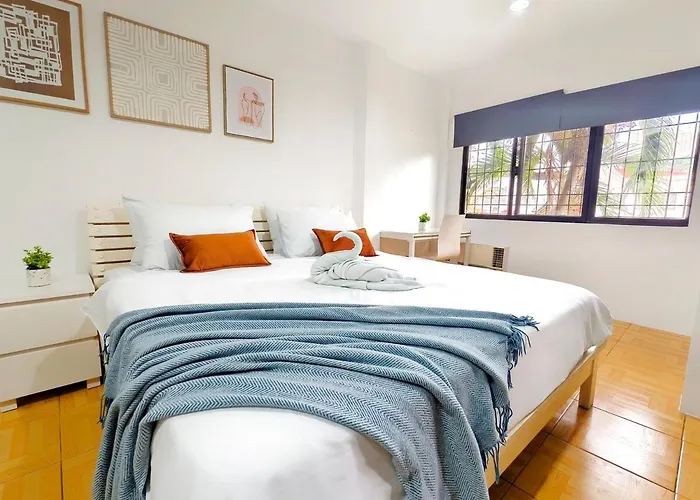 U12san Miguel Townhouse 4 Bedroom Near It Park Free Parking 2 Cars Apartment *